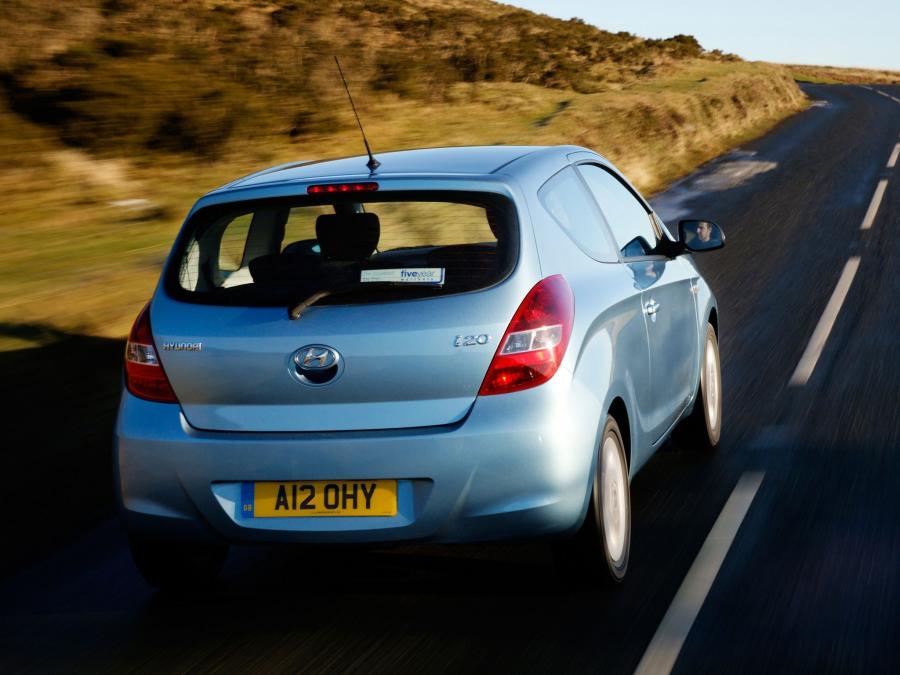  Hyundai i20 3-Door 2009 года  (UK) (фото 11 из 16)